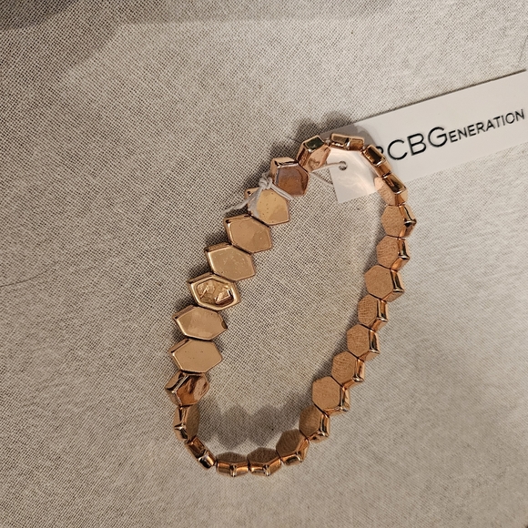 NWT BCBG Stretch Bracelet Rose Gold Color - Picture 4 of 4